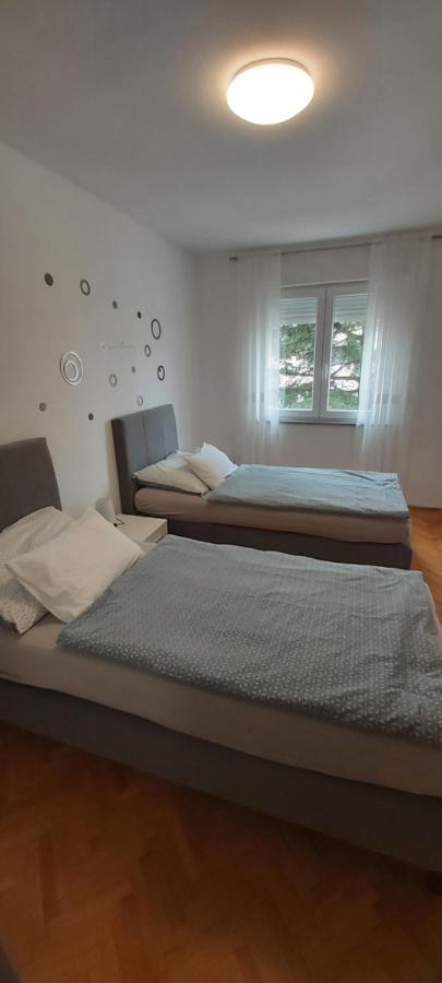 Apartman Val Pula Exterior foto